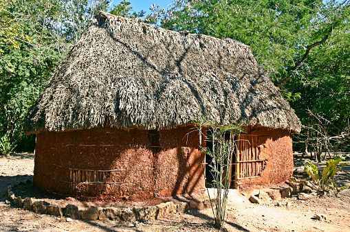 maya huttes