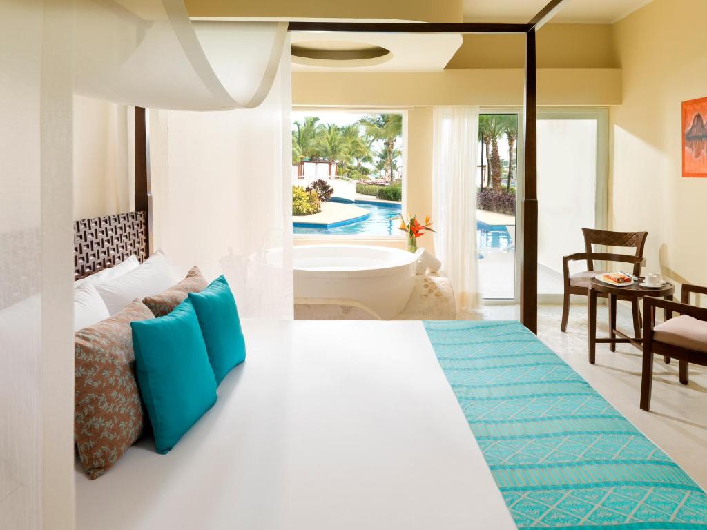 Azul Beach Resort Riviera Cancun *****